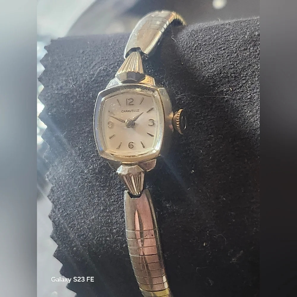 Vintage 40s Caravelle by Bulova Womens watch - Picture 4 of 5